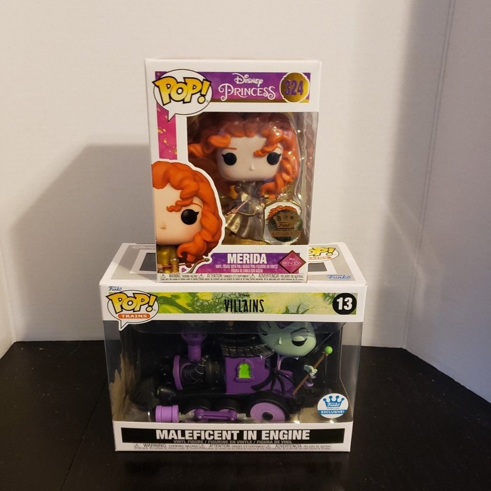 Disney Funkos Villains Train 13 Maleficient & 324 Merida with Exclusive Pin
